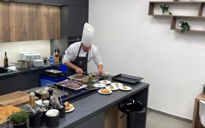 BSH Tour vaření ve studiu Kuchyně In, Jihlava (25 osob)
